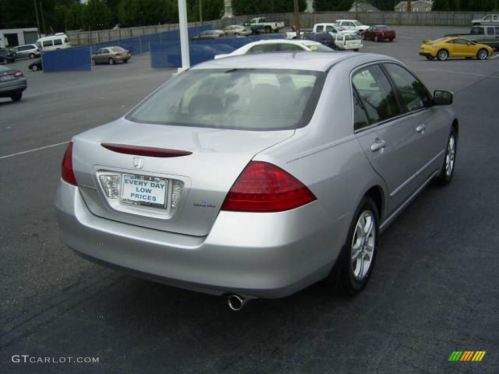 2006 Accord SE Sedan - Alabaster Silver Metallic / Black photo #7