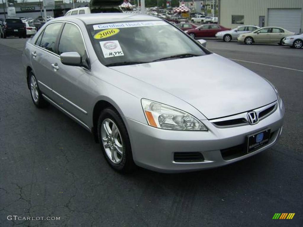 2006 Accord SE Sedan - Alabaster Silver Metallic / Black photo #11