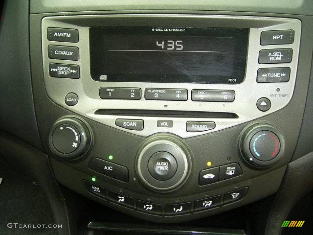 2006 Accord SE Sedan - Alabaster Silver Metallic / Black photo #31
