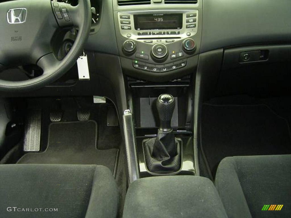 2006 Accord SE Sedan - Alabaster Silver Metallic / Black photo #35