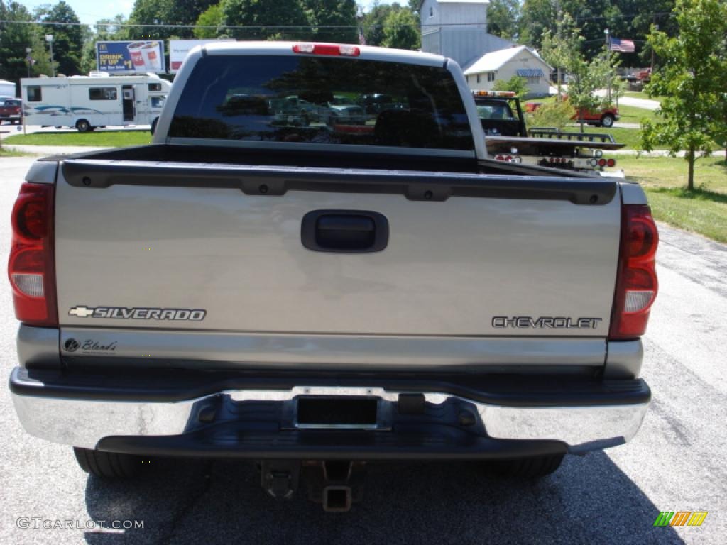 2003 Silverado 1500 LS Extended Cab 4x4 - Light Pewter Metallic / Dark Charcoal photo #10