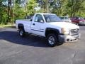 Summit White - Sierra 2500HD Regular Cab 4x4 Photo No. 3