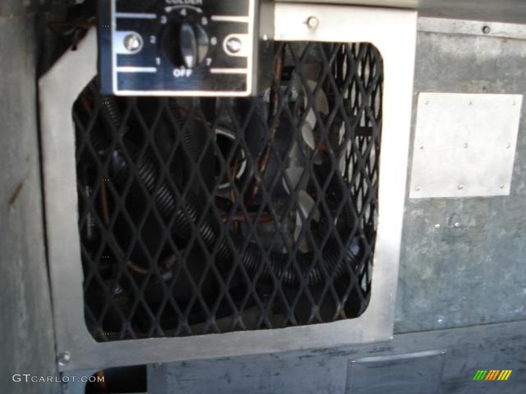2005 Silverado 2500HD Regular Cab Chassis Catering - Summit White / Dark Charcoal photo #22