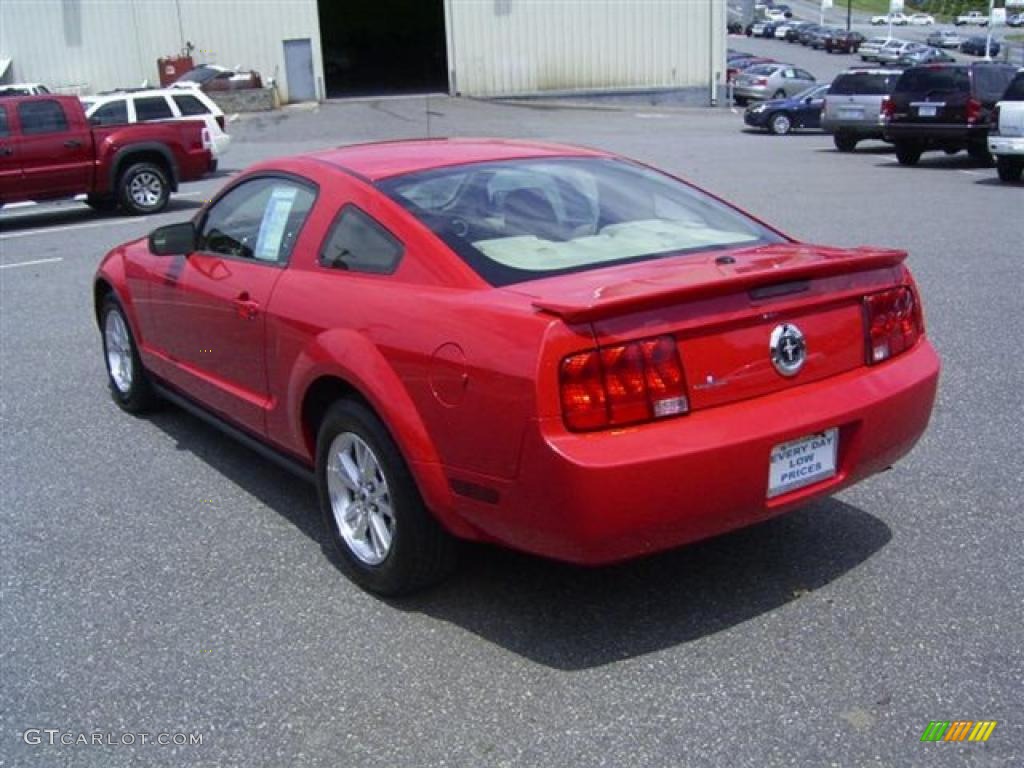 2007 Mustang V6 Deluxe Coupe - Torch Red / Medium Parchment photo #5
