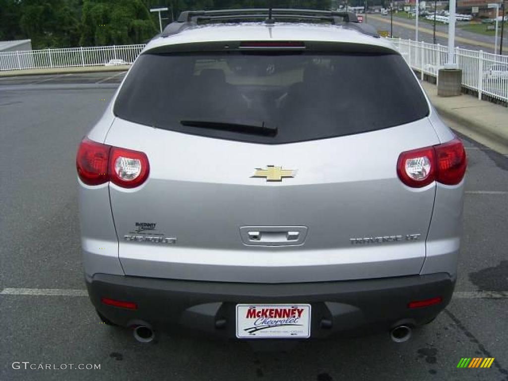 2010 Traverse LTZ - Silver Ice Metallic / Light Gray photo #3