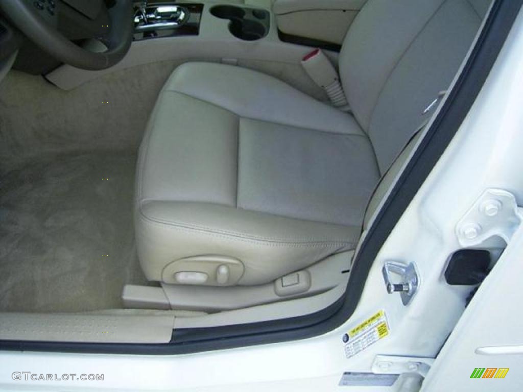 2007 CTS Sedan - White Diamond / Cashmere photo #16