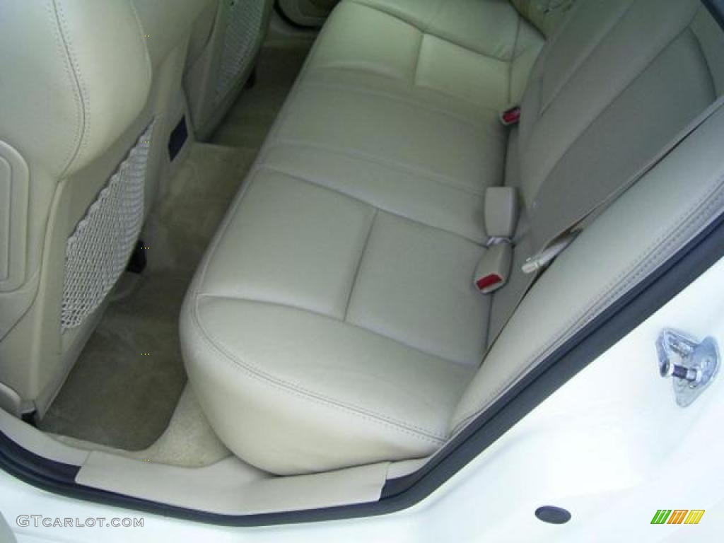 2007 CTS Sedan - White Diamond / Cashmere photo #17
