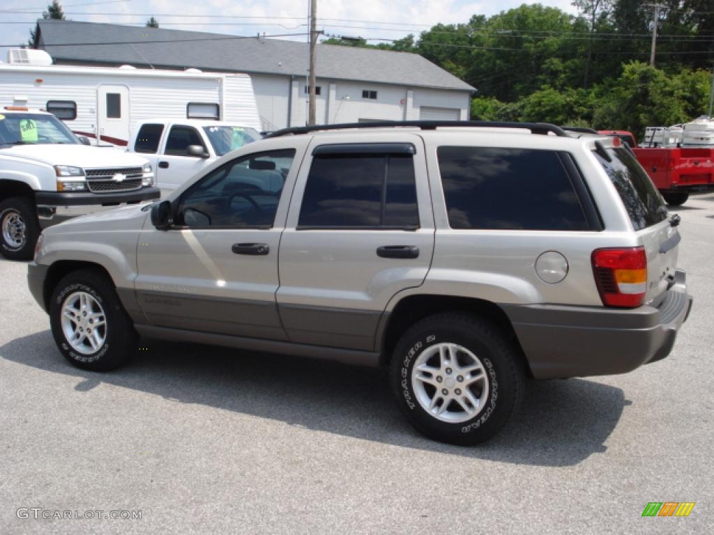 2004 Grand Cherokee Laredo 4x4 - Light Pewter Metallic / Taupe photo #5