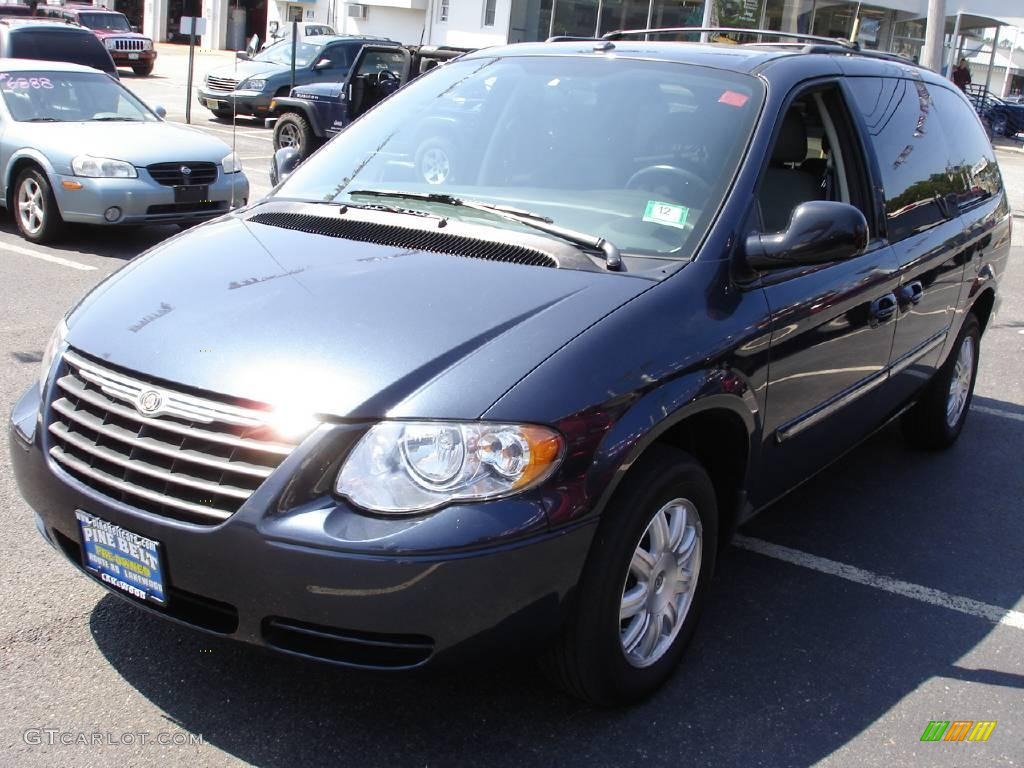 2007 Town & Country Touring - Modern Blue Pearl / Medium Slate Gray photo #1