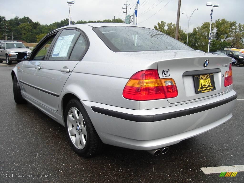2005 3 Series 325xi Sedan - Titanium Silver Metallic / Black photo #3