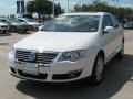Candy White - Passat Komfort Sedan Photo No. 2
