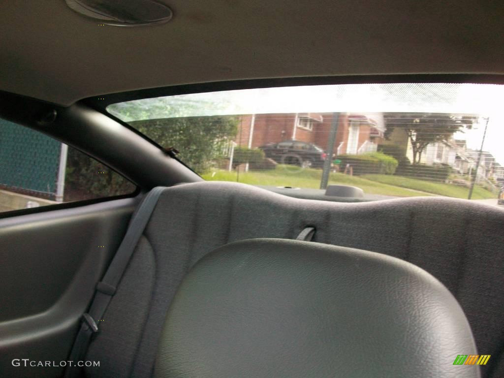 2000 Cavalier Coupe - Cayenne Red Metallic / Graphite photo #16