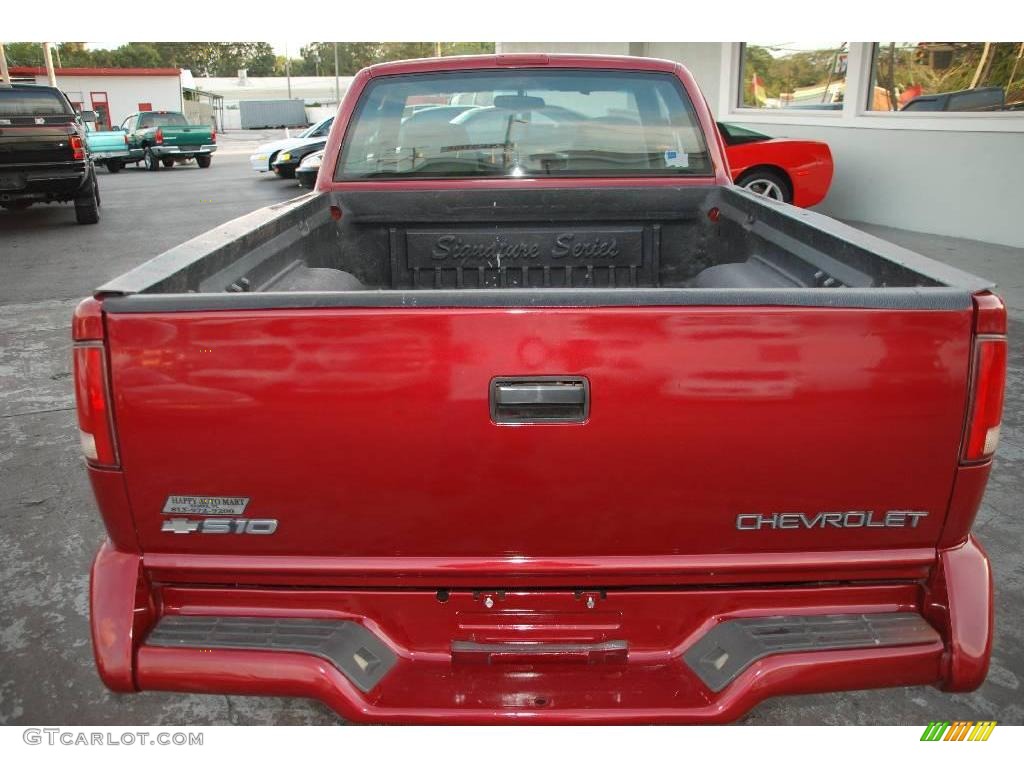 1997 S10 LS Extended Cab - Cherry Red Metallic / Graphite photo #9