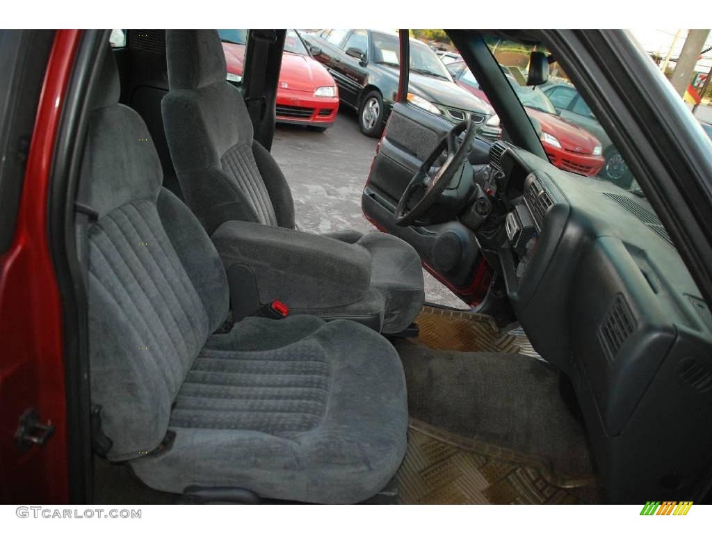 1997 S10 LS Extended Cab - Cherry Red Metallic / Graphite photo #16