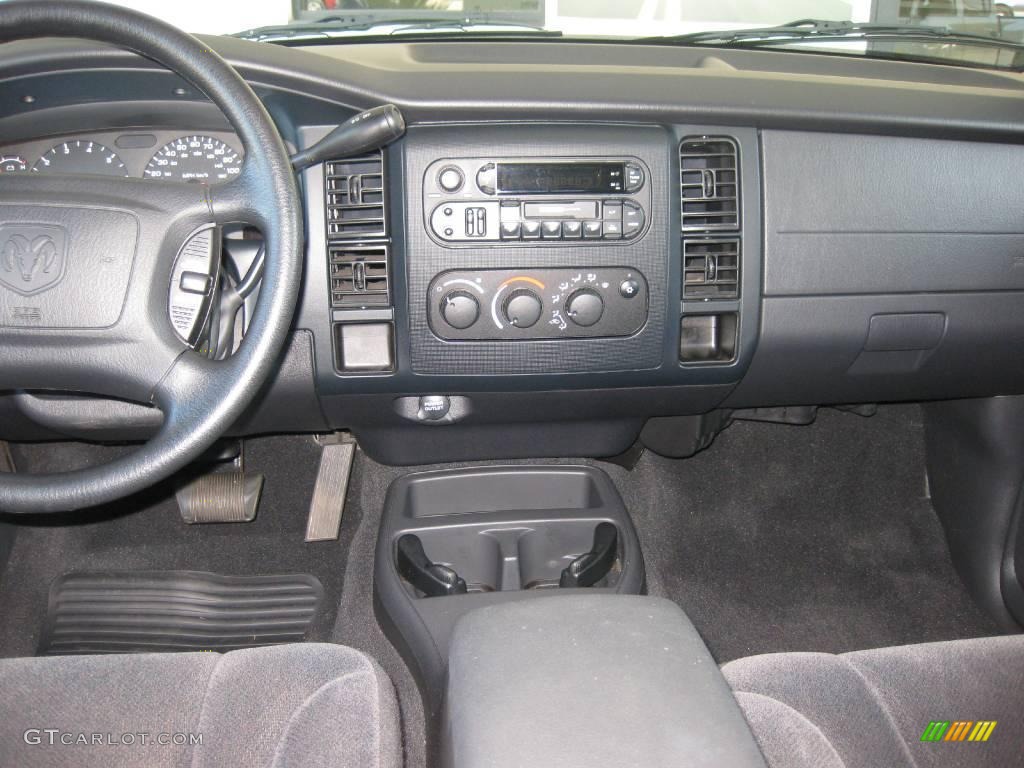 2004 Dakota SLT Quad Cab - Bright Silver Metallic / Dark Slate Gray photo #13
