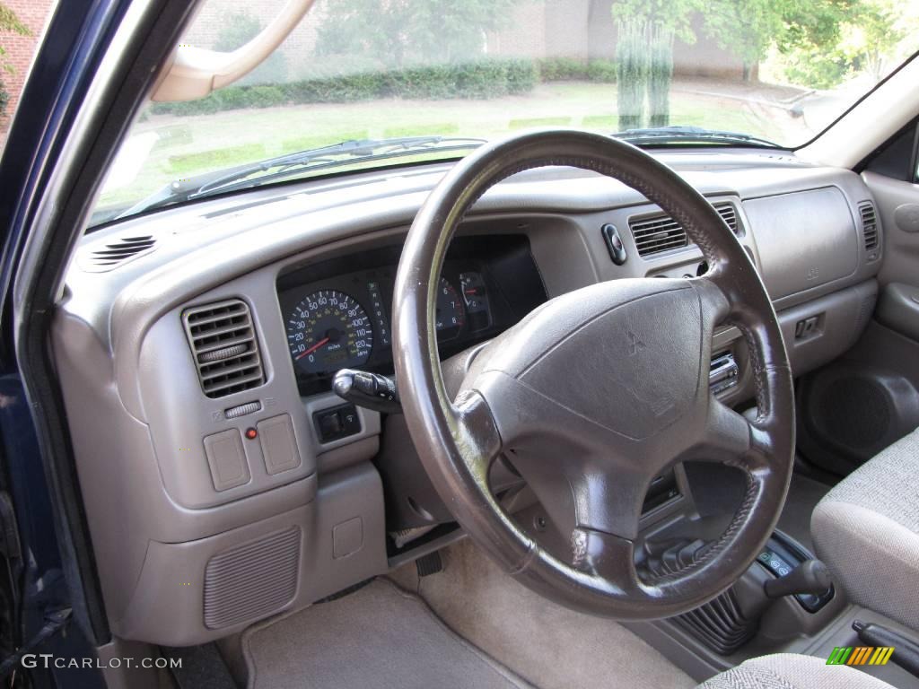 1999 Montero Sport XLS 4x4 - Royal Blue Pearl / Tan photo #6