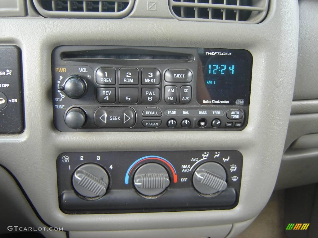 1999 S10 LS Extended Cab - Summit White / Graphite photo #15