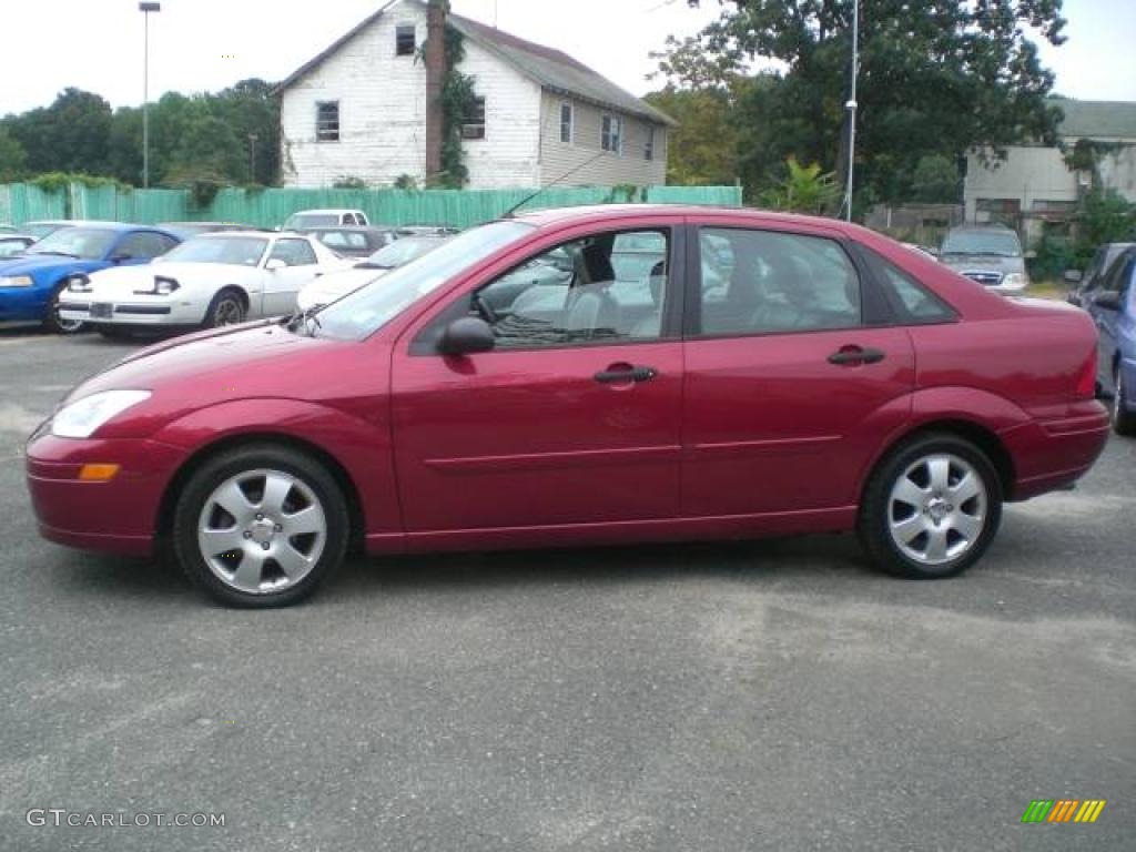 2001 Focus ZTS Sedan - Sangria Red Metallic / Medium Graphite Grey photo #4