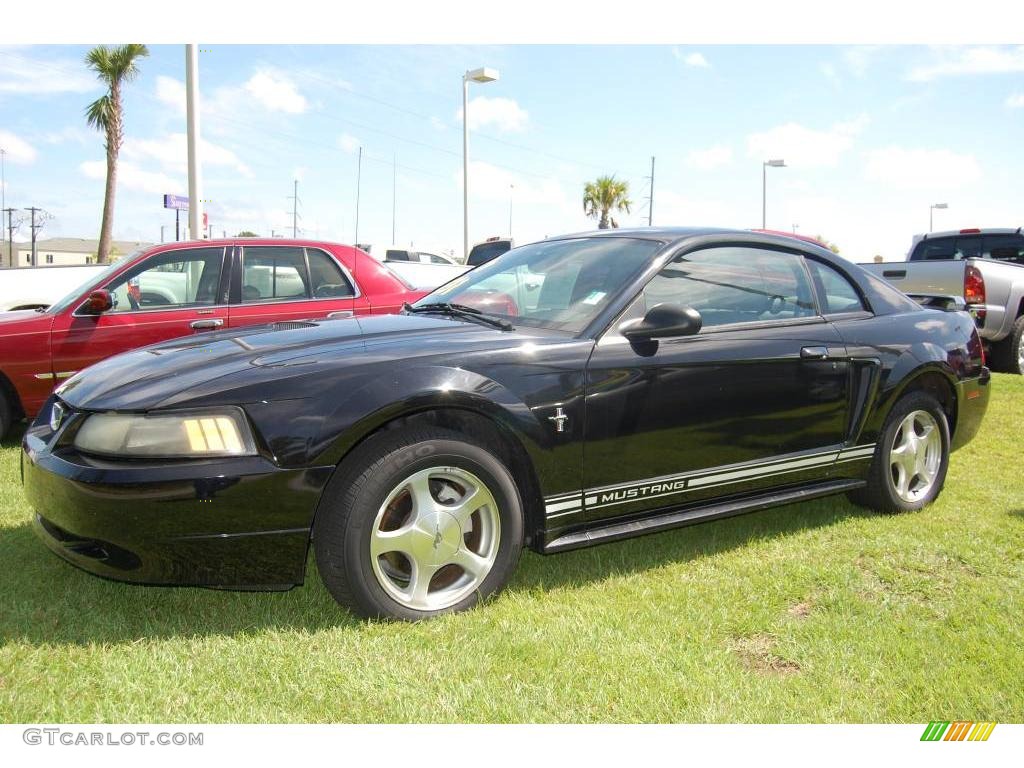 2001 Mustang V6 Coupe - Black / Medium Graphite photo #1