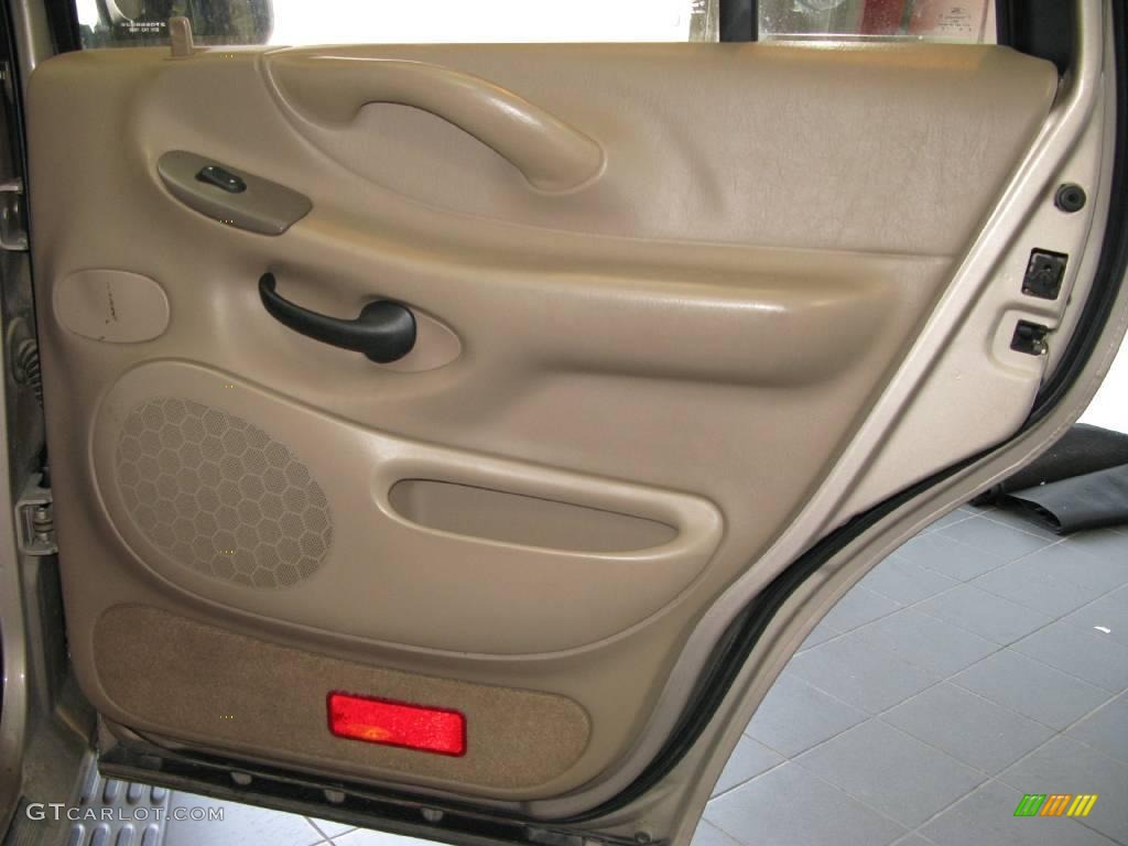 1997 Expedition XLT 4x4 - Light Prairie Tan Metallic / Medium Prairie Tan photo #36