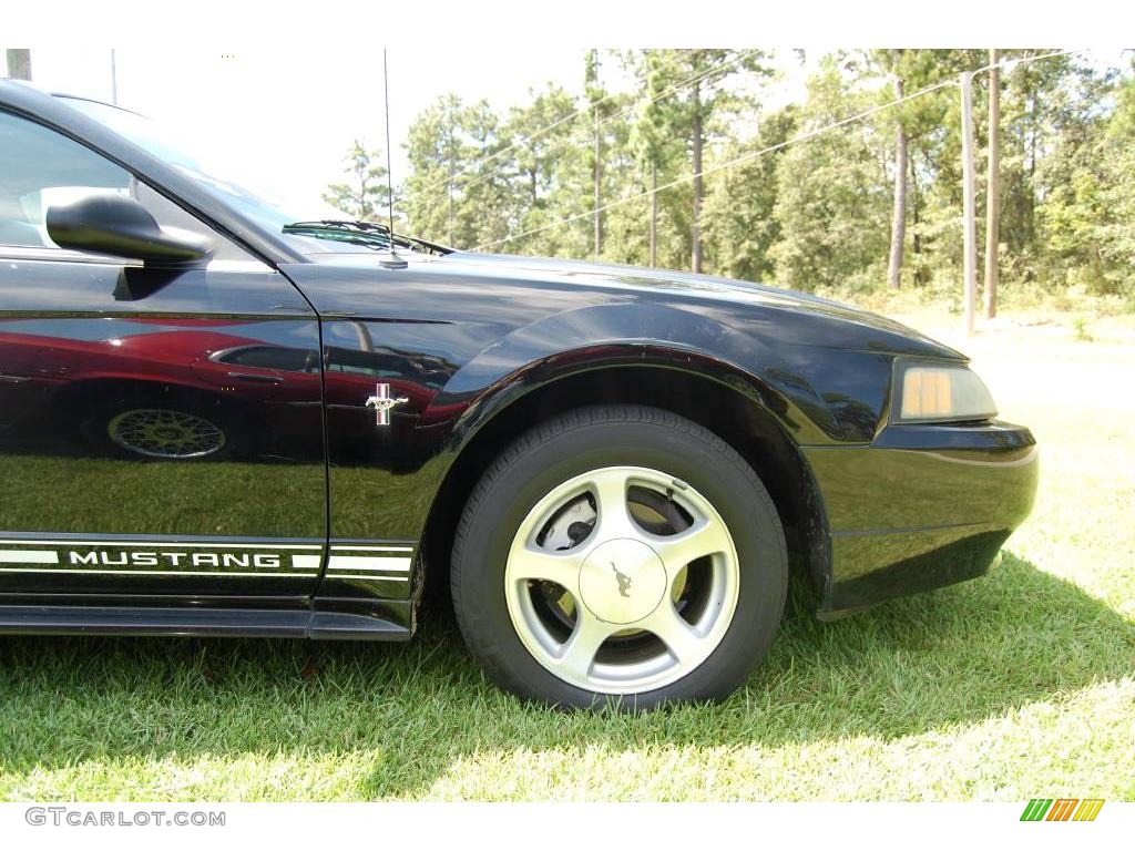 2001 Mustang V6 Coupe - Black / Medium Graphite photo #6