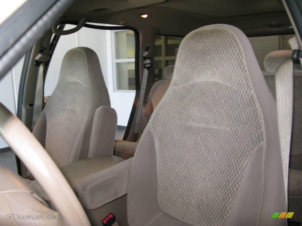 1997 Expedition XLT 4x4 - Light Prairie Tan Metallic / Medium Prairie Tan photo #45