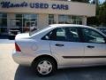 2002 CD Silver Metallic Ford Focus LX Sedan  photo #24