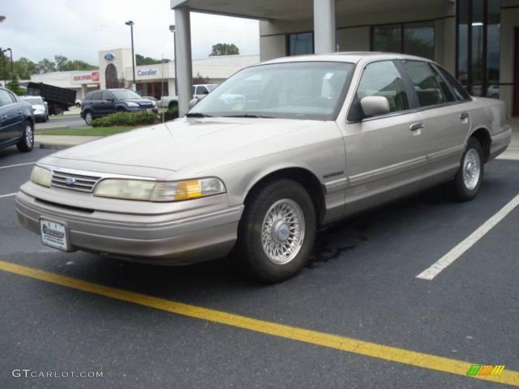 1994 Crown Victoria LX - Pumice Beige Metallic / Beige photo #1