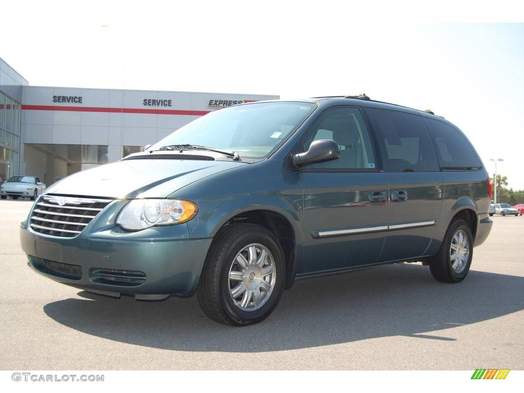 2005 Town & Country Touring - Magnesium Pearl / Dark Khaki/Light Graystone photo #2