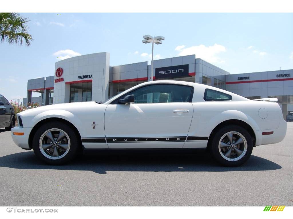 2006 Mustang V6 Deluxe Coupe - Performance White / Light Graphite photo #1