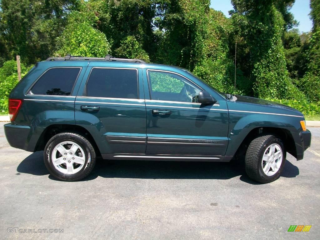 2006 Grand Cherokee Laredo - Deep Beryl Green Pearl / Khaki photo #2