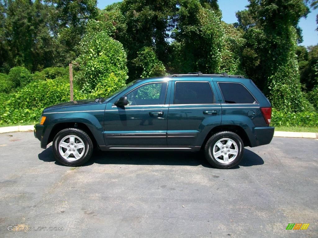 2006 Grand Cherokee Laredo - Deep Beryl Green Pearl / Khaki photo #6