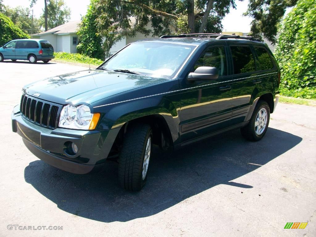 2006 Grand Cherokee Laredo - Deep Beryl Green Pearl / Khaki photo #7