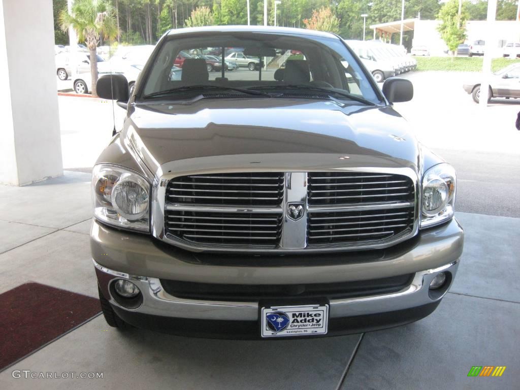 2007 Ram 1500 SLT Quad Cab - Light Khaki Metallic / Khaki Beige photo #10