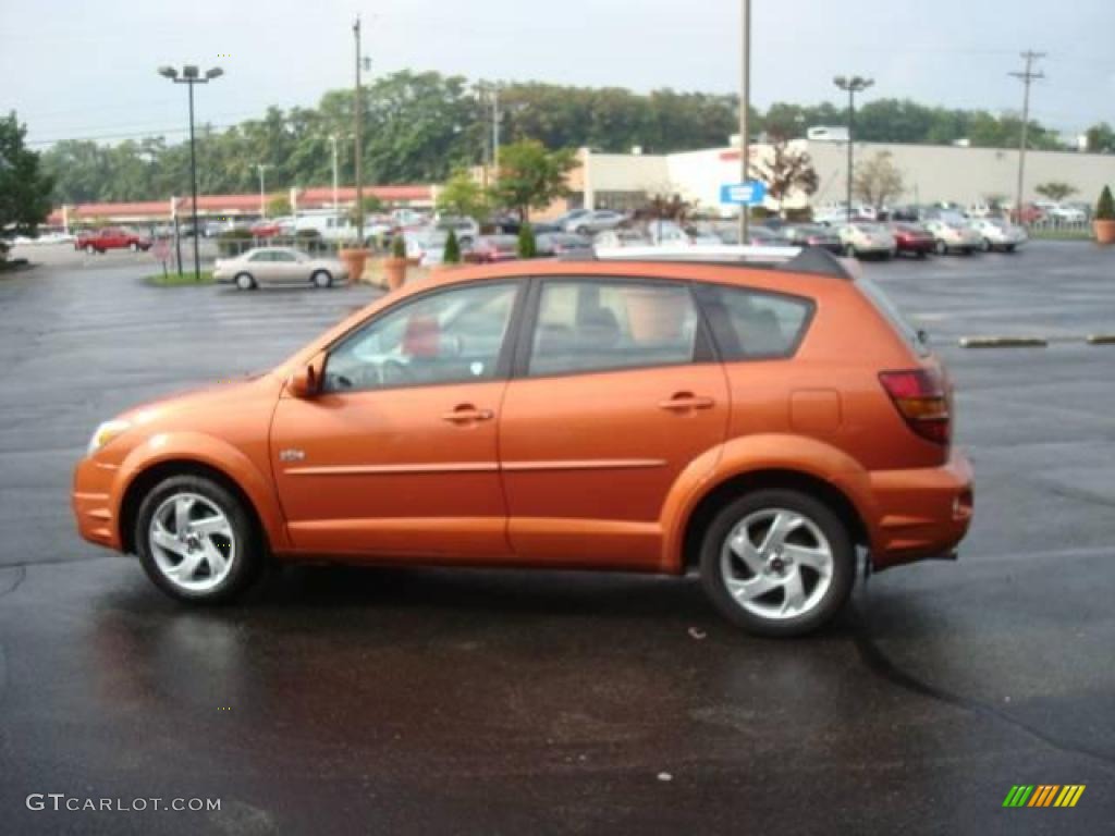 2005 Vibe  - Fusion Orange Metallic / Graphite photo #6