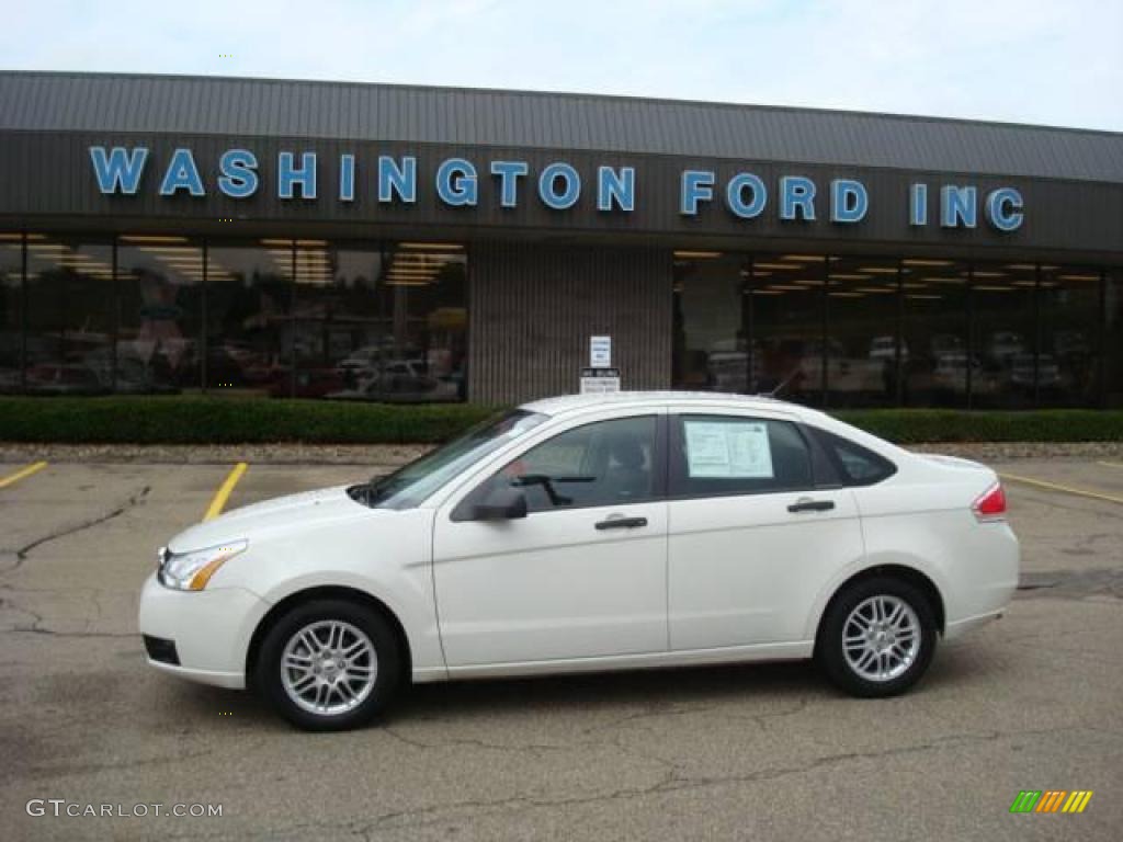 2009 Focus SE Sedan - White Suede / Charcoal Black photo #1