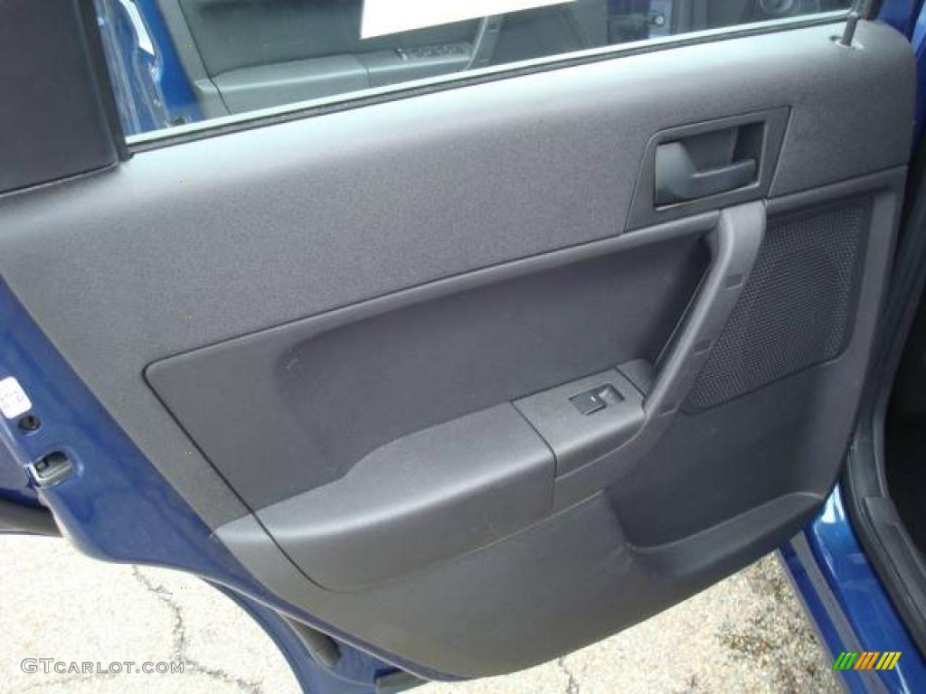 2009 Focus SE Sedan - Vista Blue Metallic / Charcoal Black photo #13