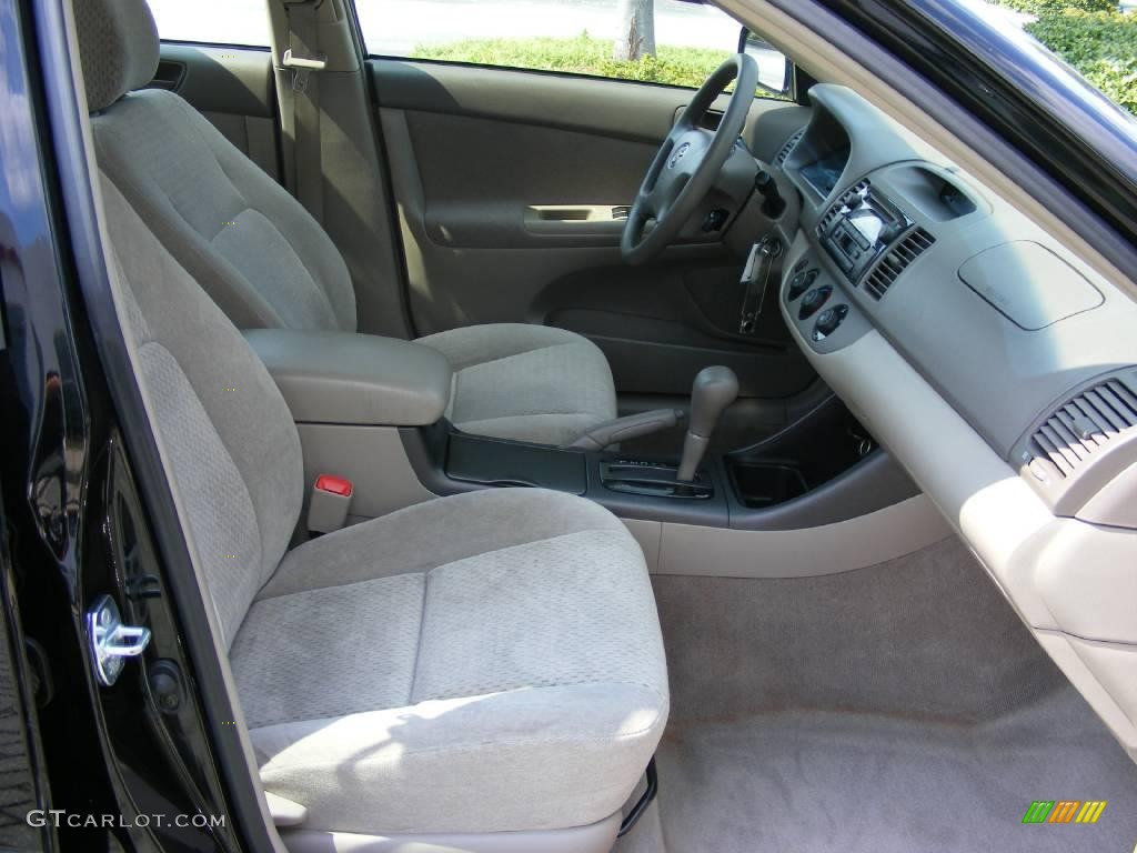 2004 Camry LE - Black / Taupe photo #18