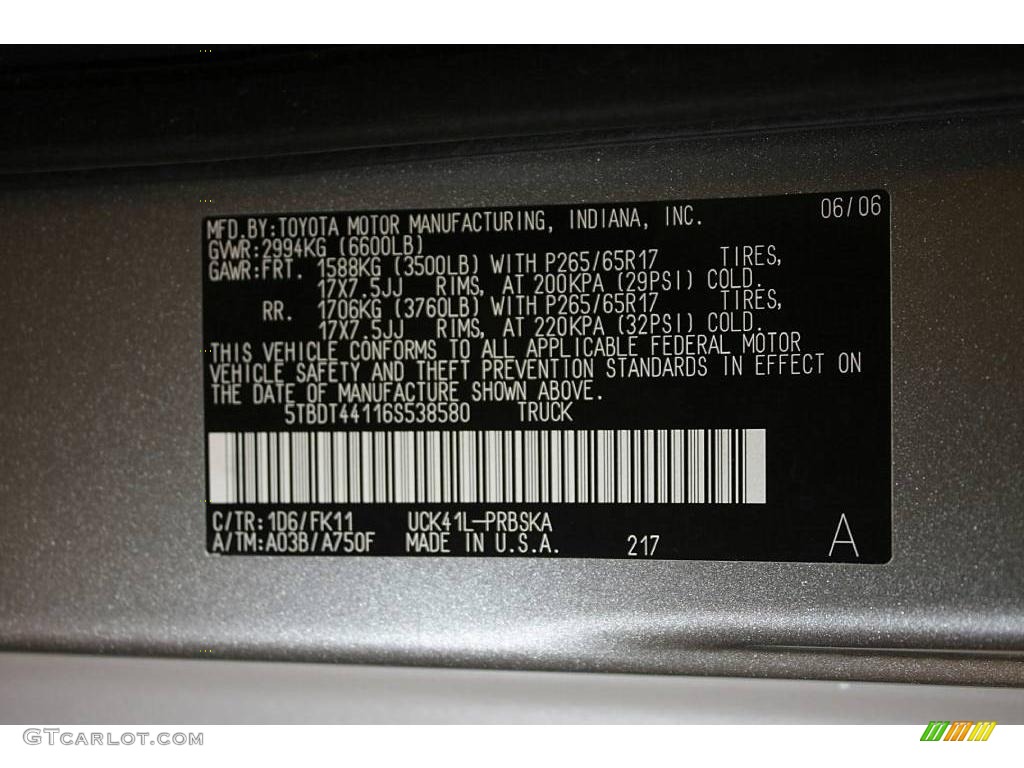2006 Tundra SR5 Double Cab 4x4 - Silver Sky Metallic / Light Charcoal photo #18