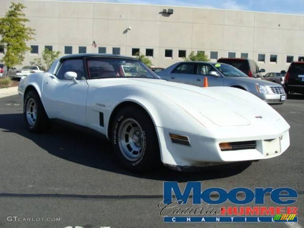1982 Corvette Coupe - White / Dark Red photo #4