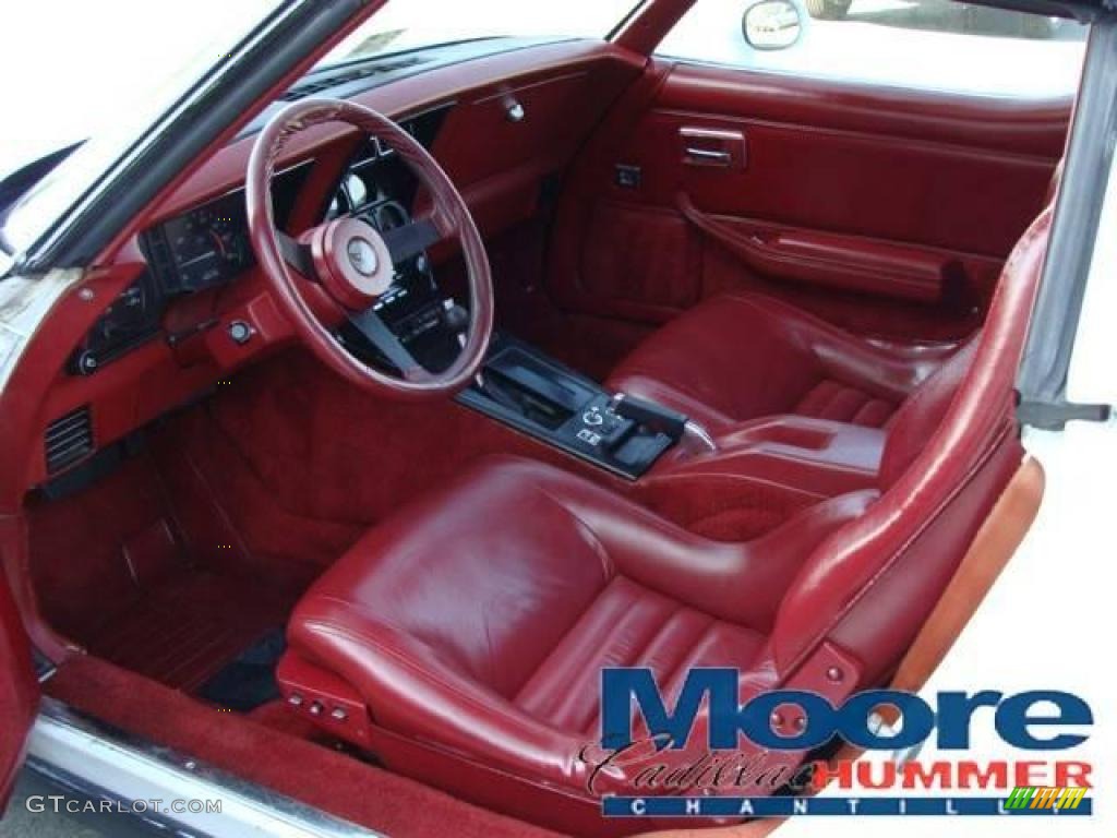 1982 Corvette Coupe - White / Dark Red photo #12