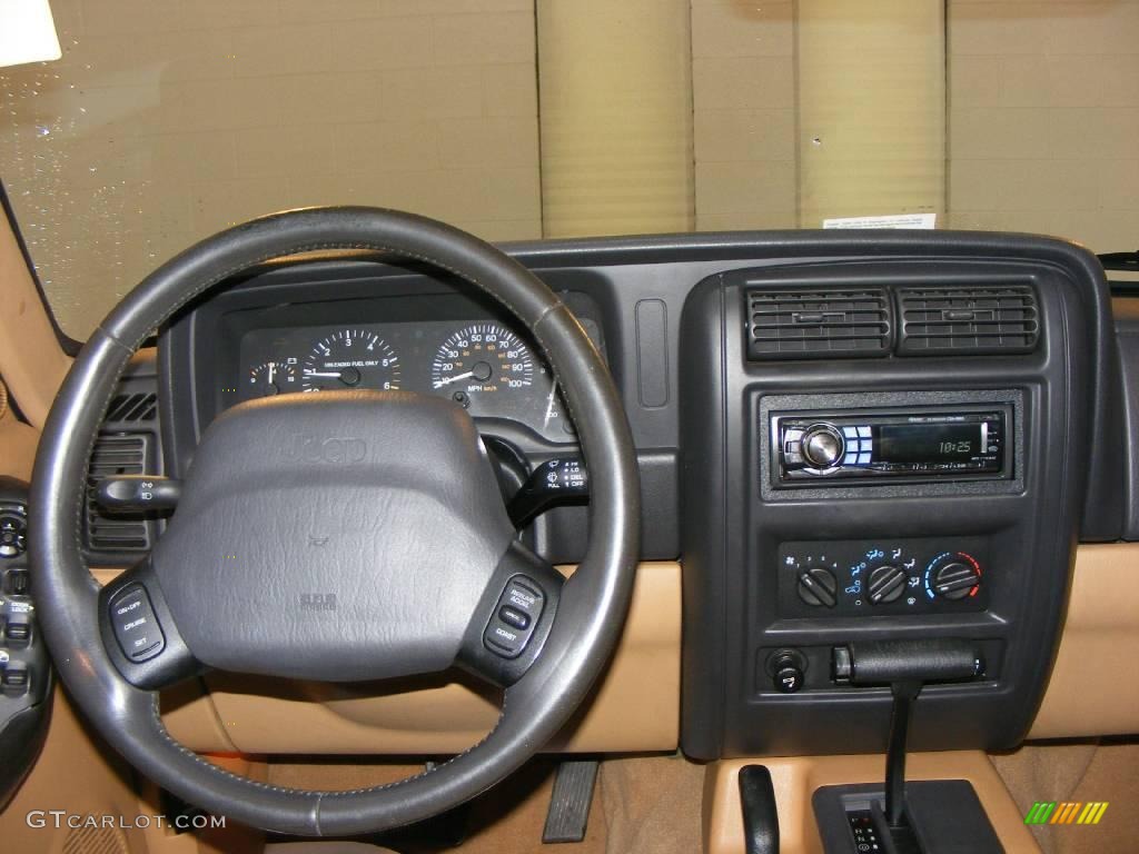 1997 Jeep Cherokee 4x4 Tan Dashboard Photo #17711028
