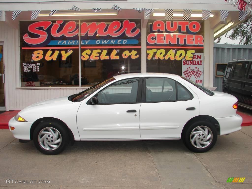 1999 Cavalier Sedan - Bright White / Graphite photo #1