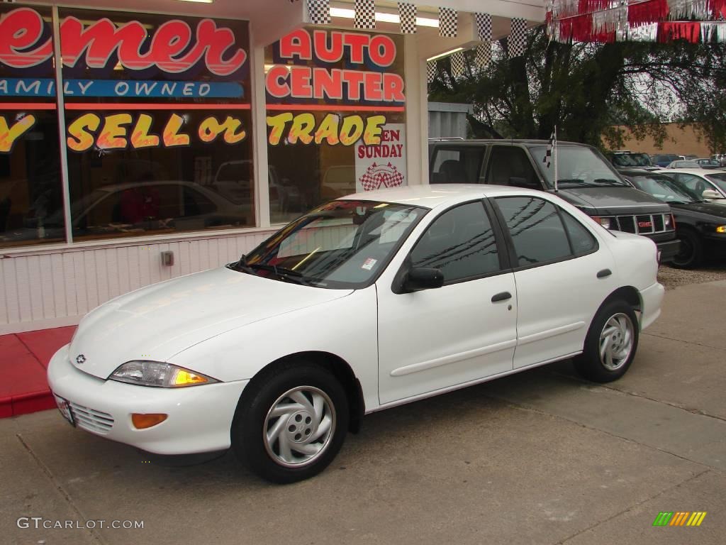 1999 Cavalier Sedan - Bright White / Graphite photo #2