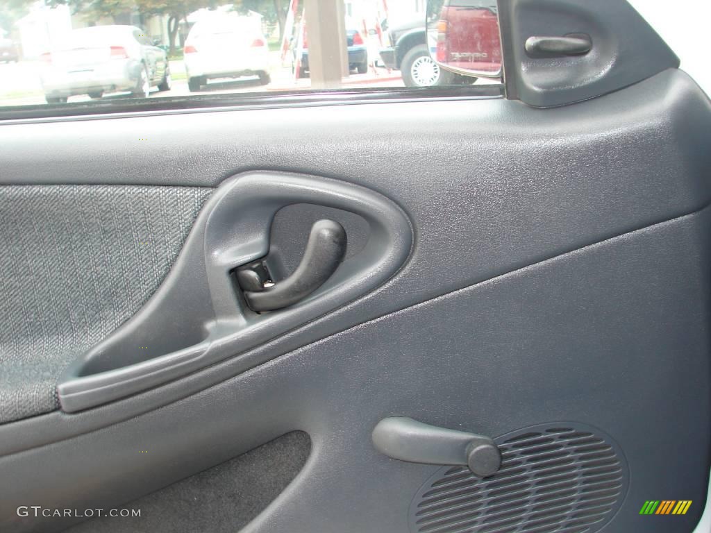 1999 Cavalier Sedan - Bright White / Graphite photo #8