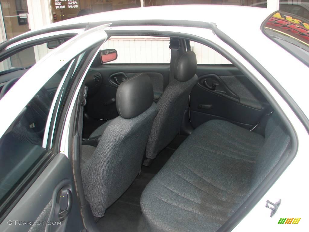 1999 Cavalier Sedan - Bright White / Graphite photo #14