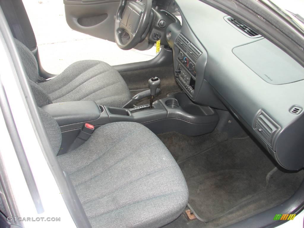 1999 Cavalier Sedan - Bright White / Graphite photo #15