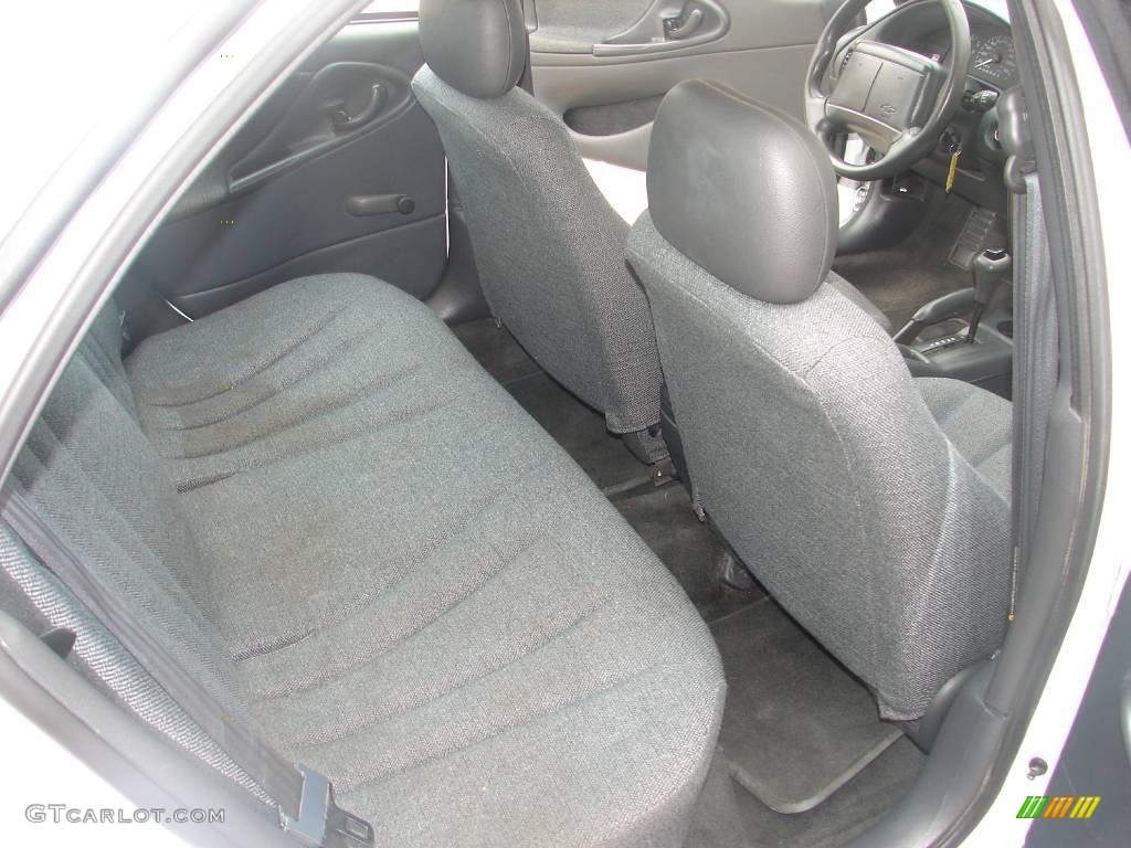 1999 Cavalier Sedan - Bright White / Graphite photo #16