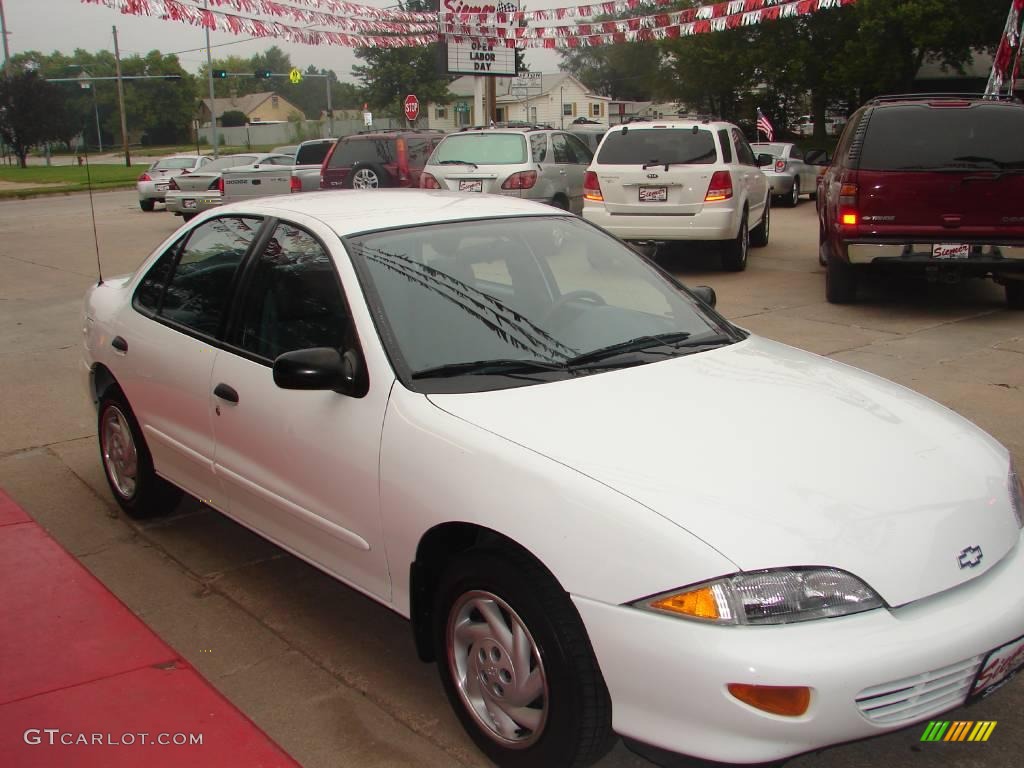 1999 Cavalier Sedan - Bright White / Graphite photo #20