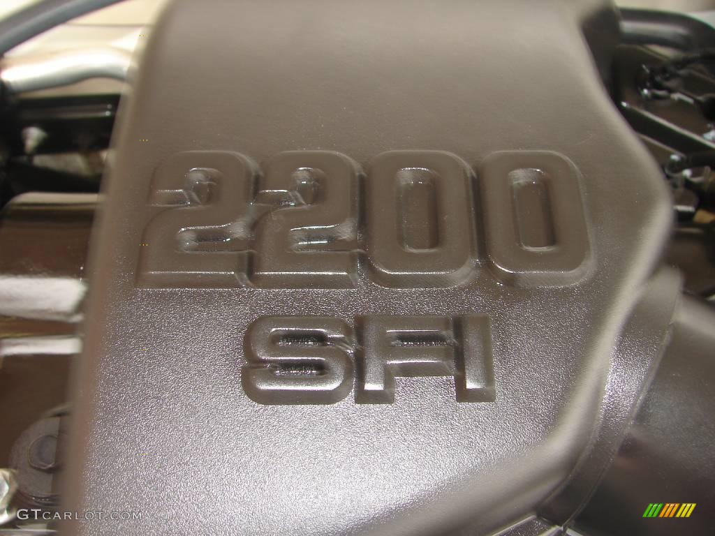 1999 Cavalier Sedan - Bright White / Graphite photo #24